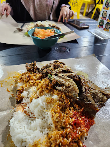 Nasi Berlauk Malam Sudin Kubis