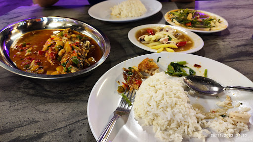 Kedai Makan Merah