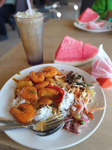 Restoran Nelayan Terapung Ujong Batu