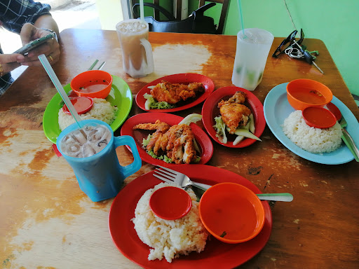 Nasi Ayam Hanas Cafe