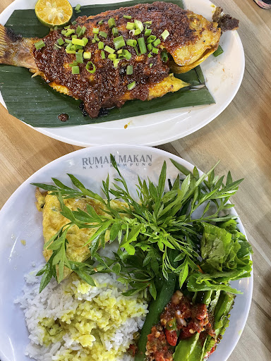RUMAH MAKAN NASI KAMPUNG