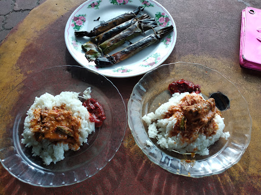 Nasi Berlauk Ayoh Su Jak
