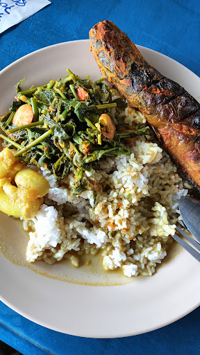Mikhail Selera Kampung Nasi Campur