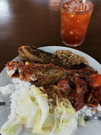 Nasi Lauk terbaik di Kuang 1 nasi lauk terbaik di kuang 2