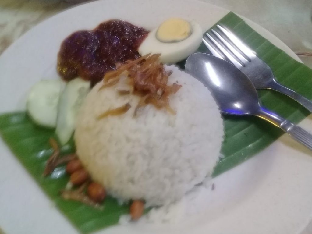 Nasi Lauk Terbaik di Pantai Remis 1 nasi lauk terbaik di pantai remis 2