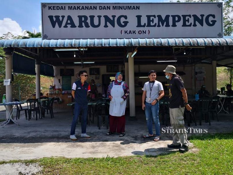Warong Lempeng Kg .makam 1 warong lempeng kg makam